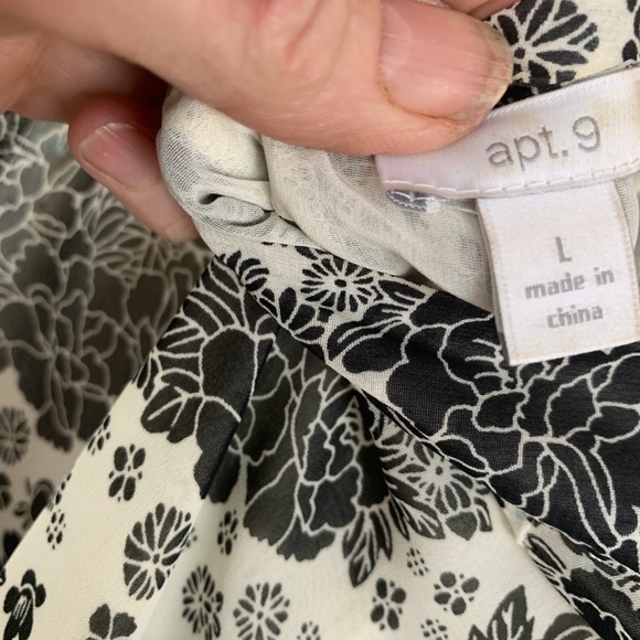 Beautiful Chiffon lined sleeveless blouse - Picture 4 of 5